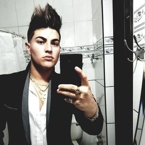 Meet your Posher, Armando